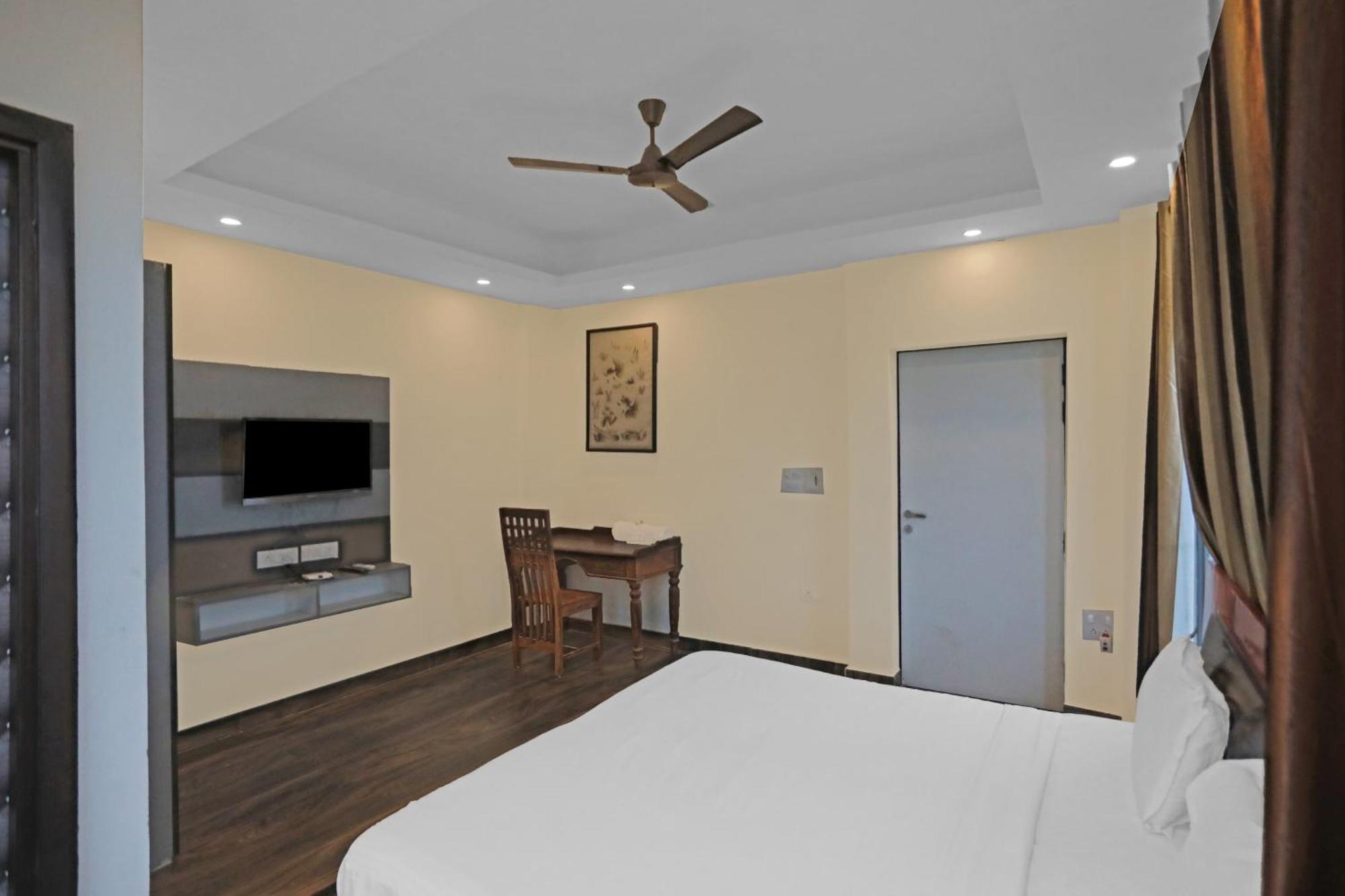 Super Hotel O Heart Beat Hotel Greater Noida Exterior foto