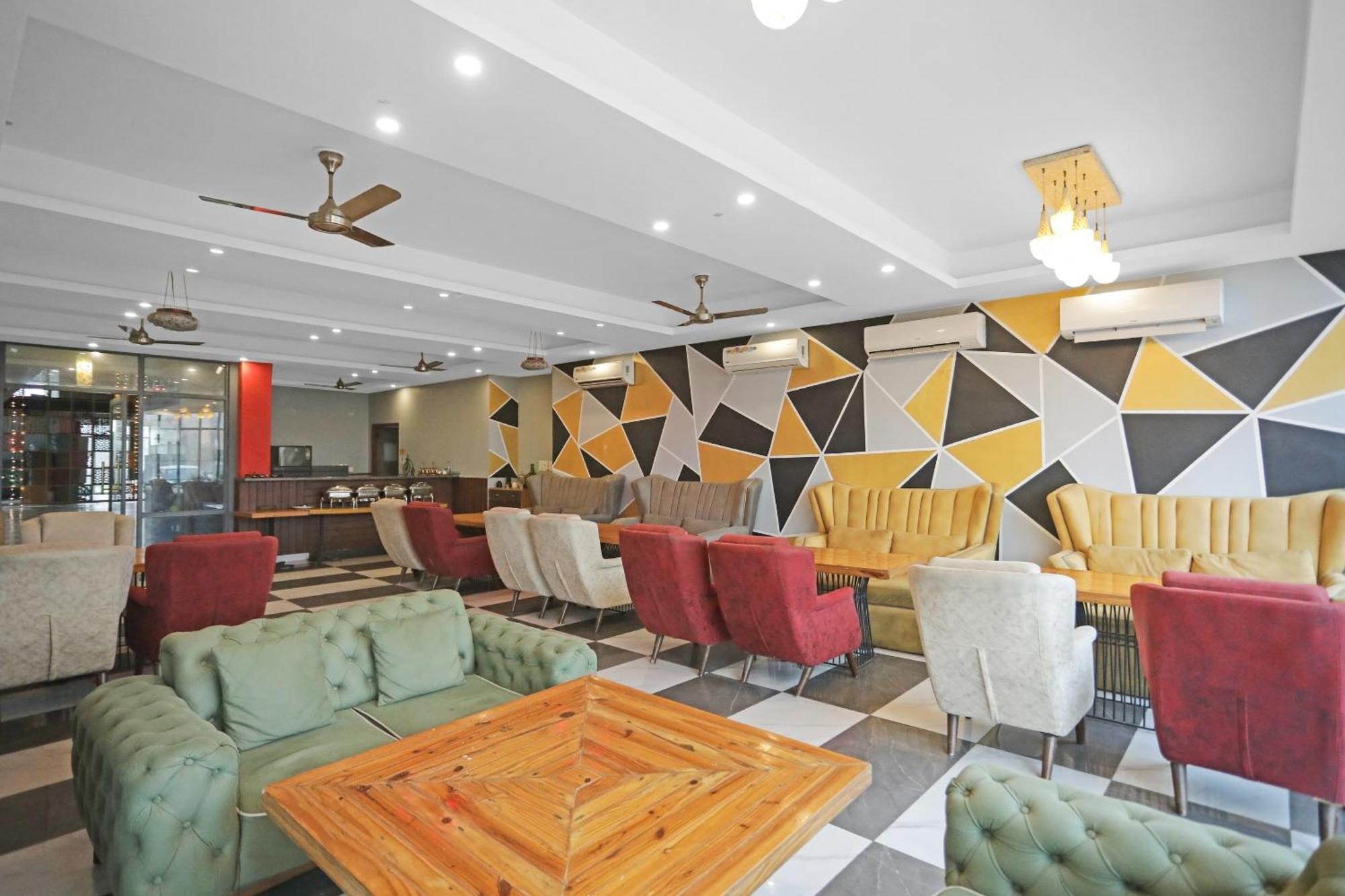 Super Hotel O Heart Beat Hotel Greater Noida Exterior foto